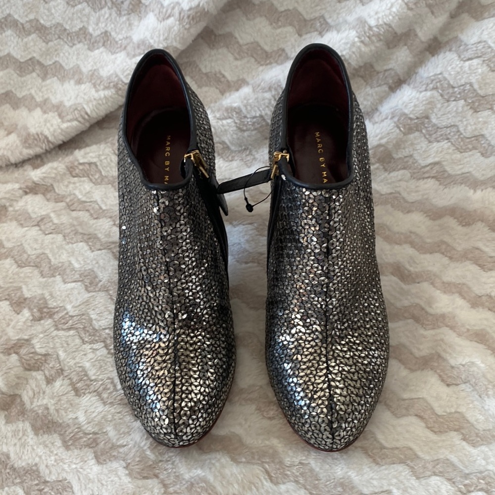 New Marc Jacobs Silver Sequin Zip Booties Size 37